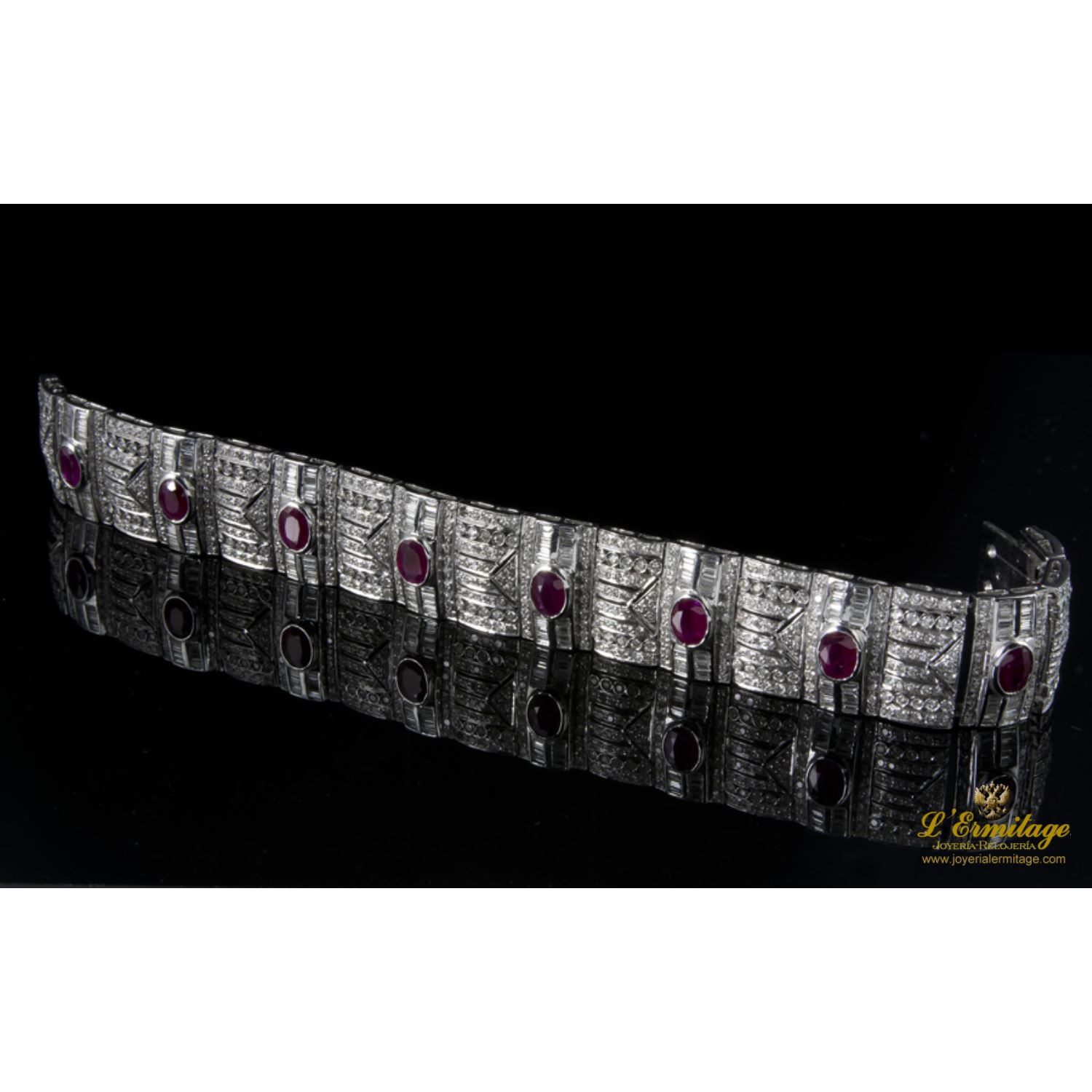 Pulsera ancha oro blanco diamantes y rubíes