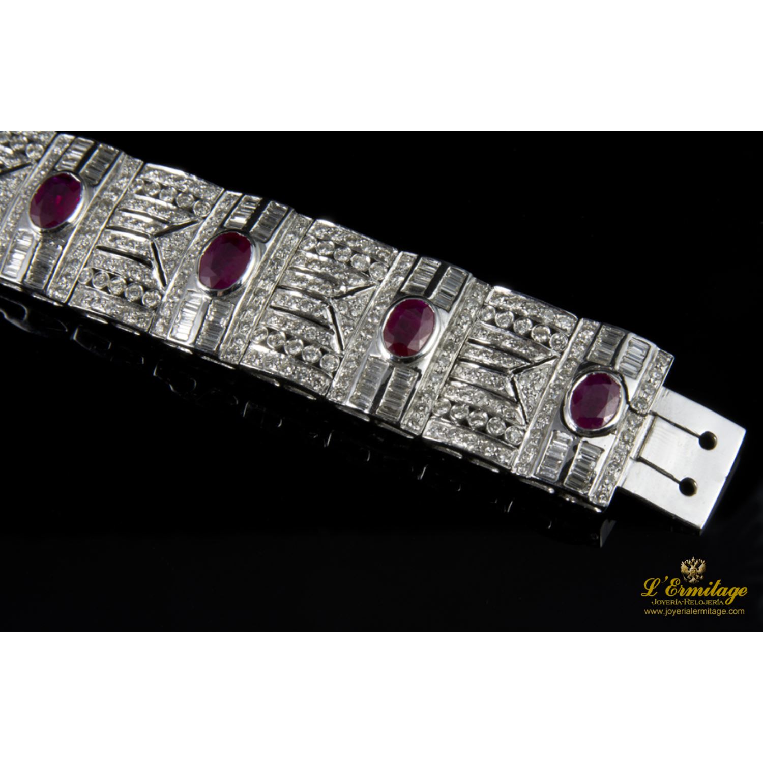 Pulsera ancha oro blanco diamantes y rubíes