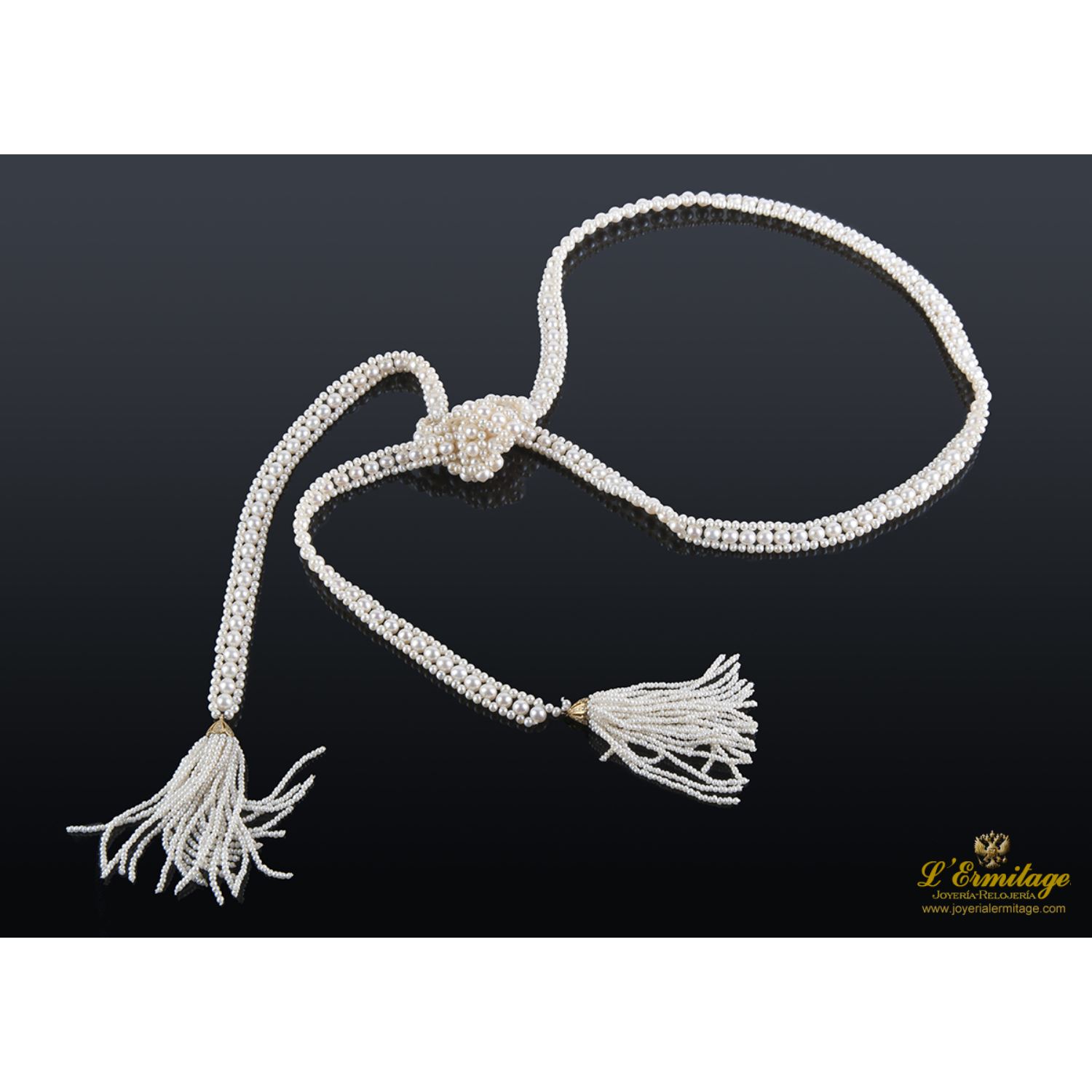 Collar perlas satoire con dos bolas oro amarillo y diamantes