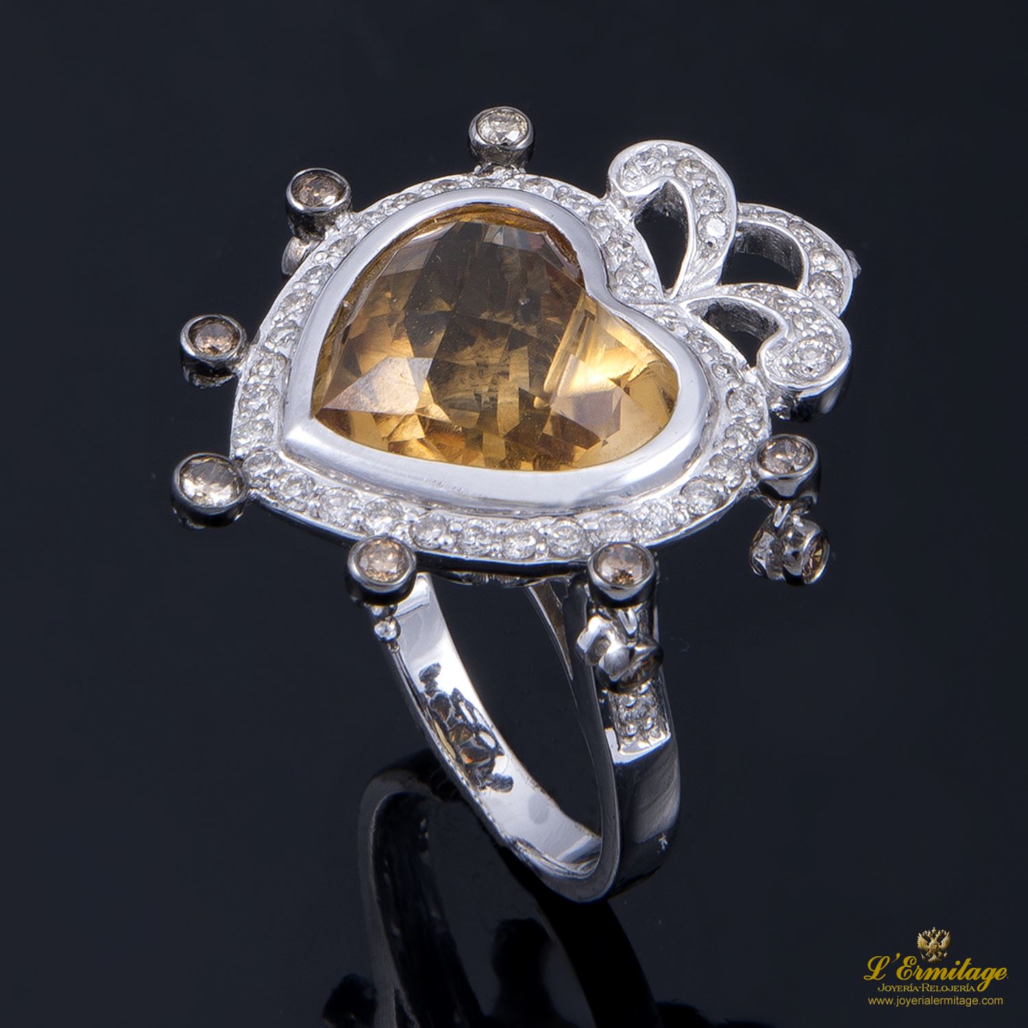 Sortija oro blanco citrino corazón y diamantes