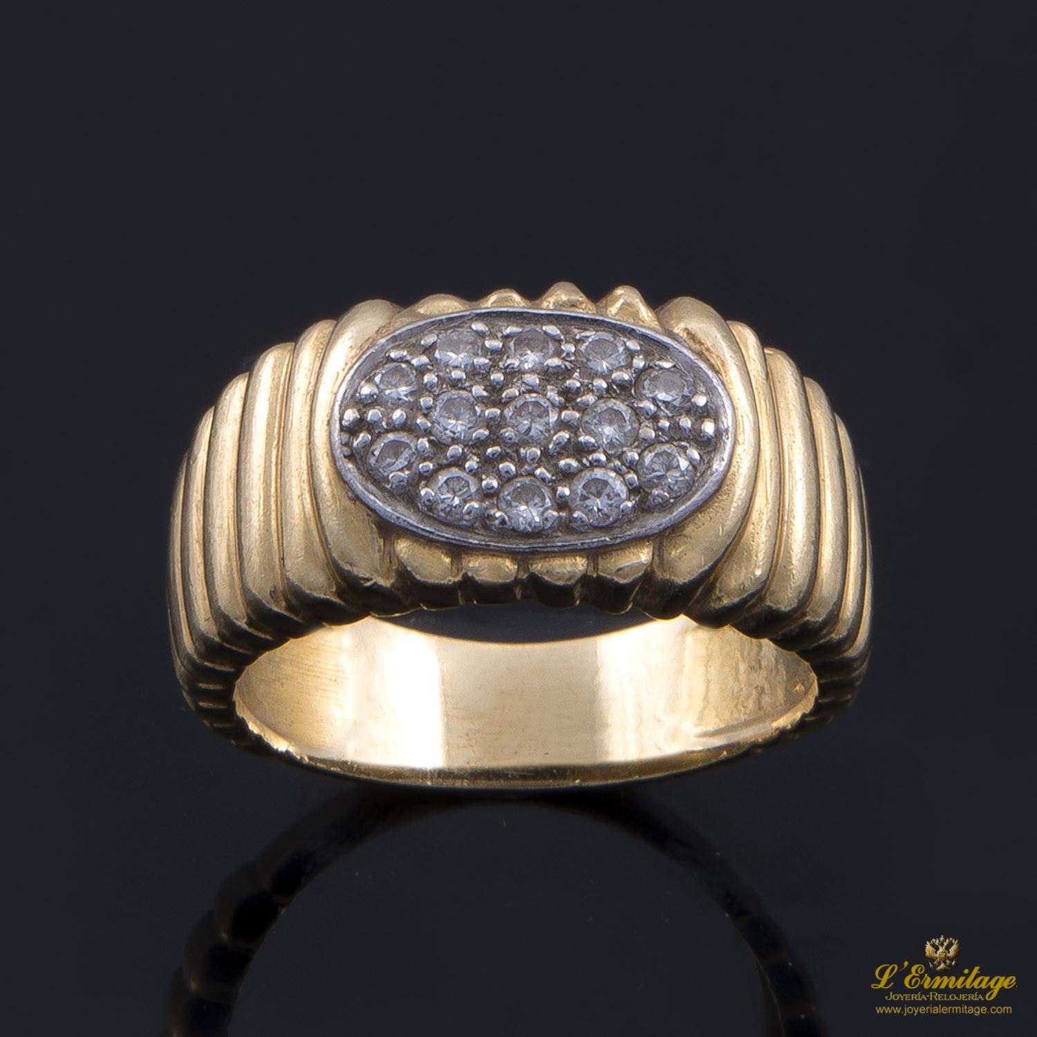 Sortija antigua oro amarillo y cuajado de diamantes talla antigua. Talla nº: 14.