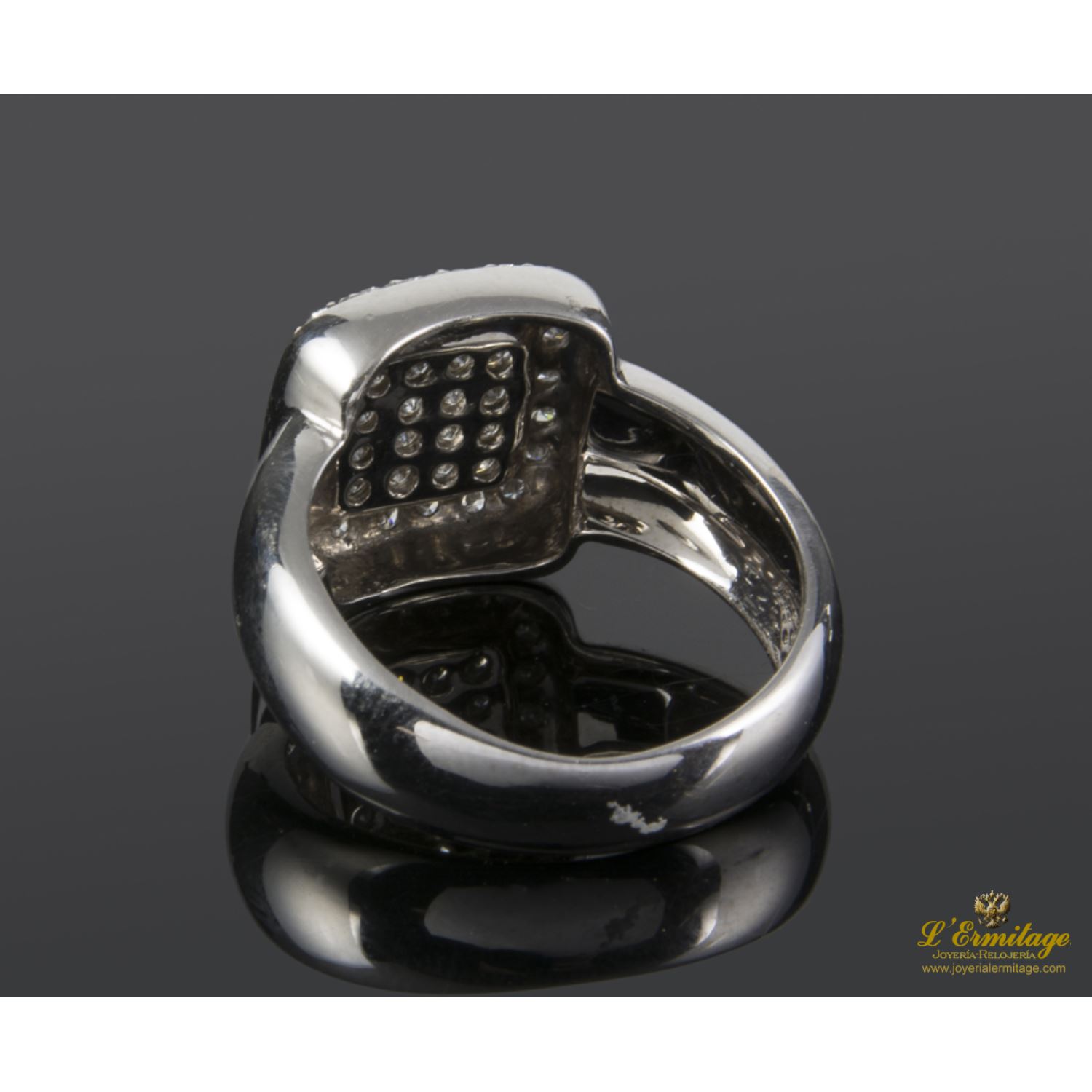 Sortija en oro blanco con brillantes