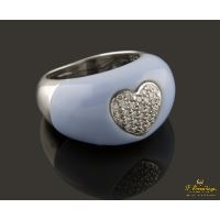 Sortija bombe realizada en oro blanco y esmalte y pave en forma de corazón con brillantes