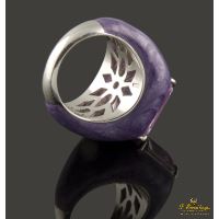 Sortija en oro blanco y esmalte a fuego con topacio rosa talla princesa.