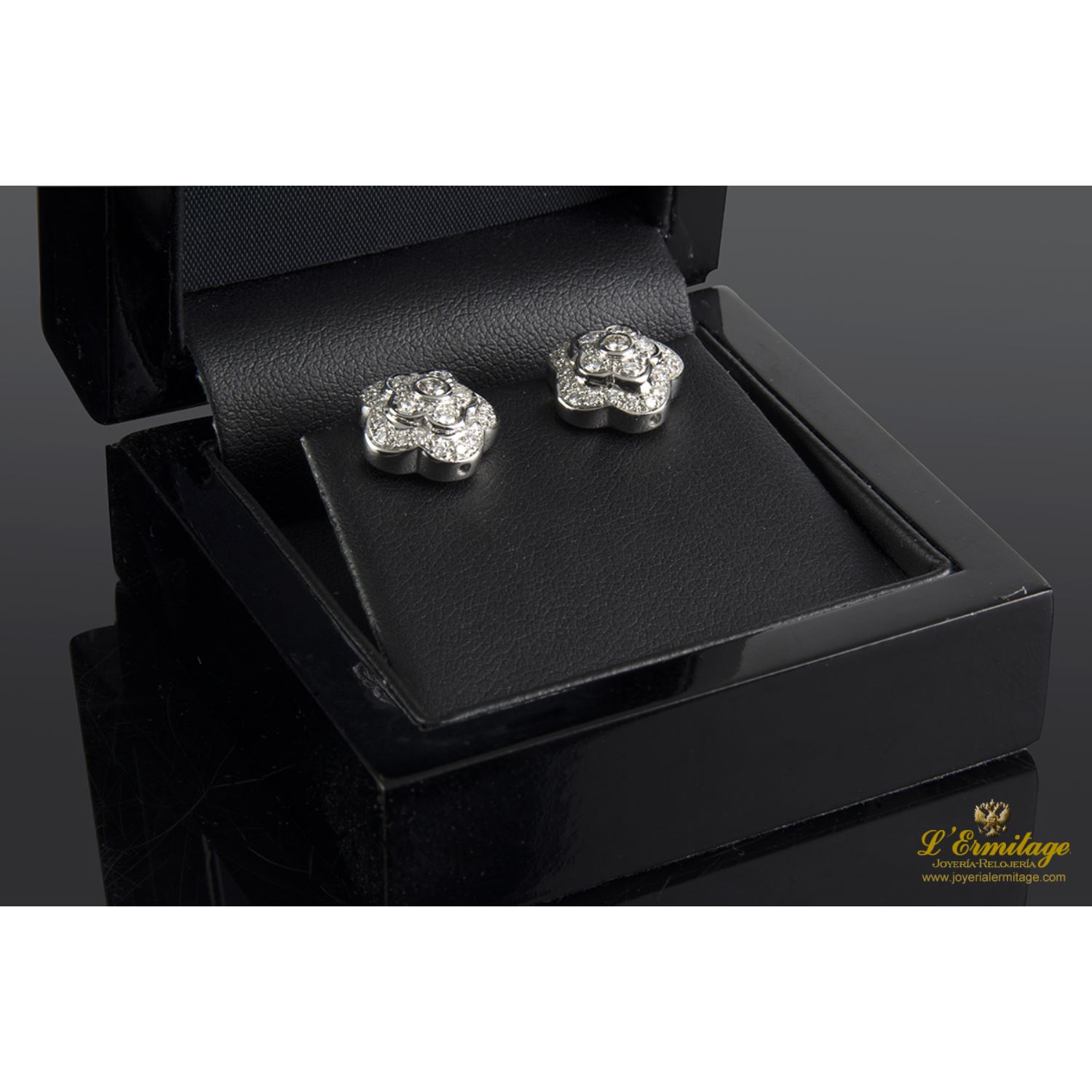 Pendientes oro blanco y diamantes.