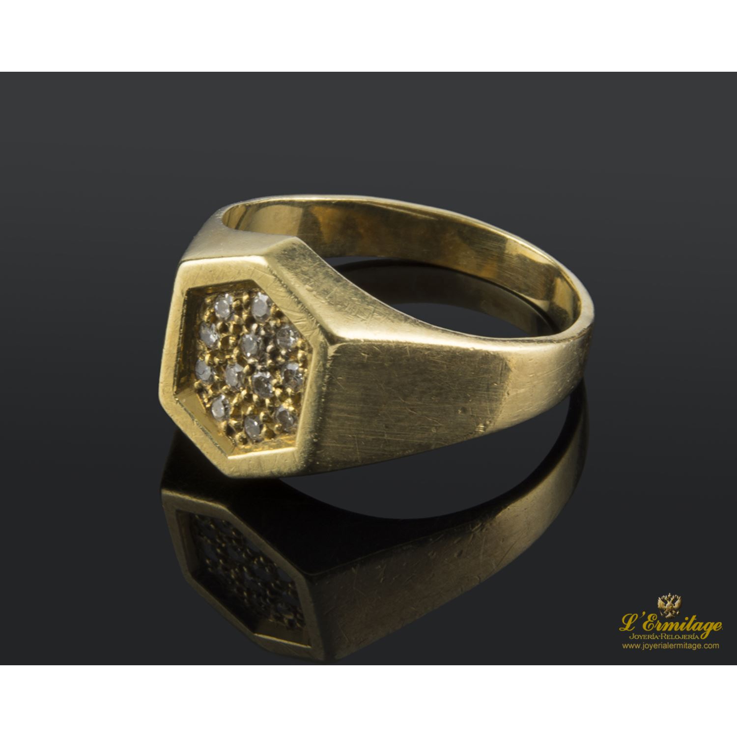 Sortija antigua oro amarillo y diamantes.