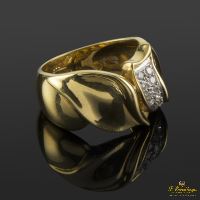 Sortija antigua oro amarillo y cuajado de diamantes.