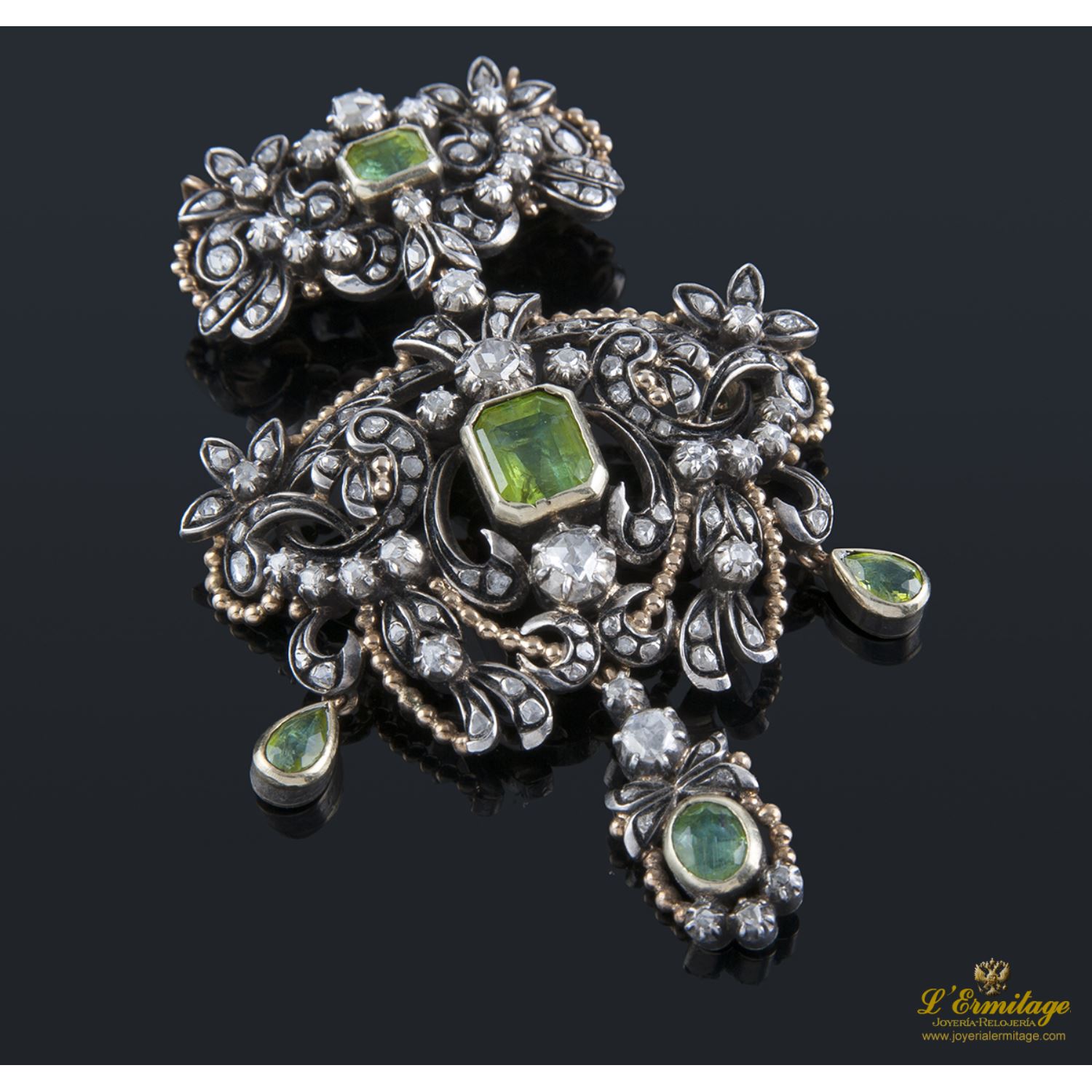 Broche-colgante antiguo oro amarillo plata esmeraldas y diamantes talla antigua