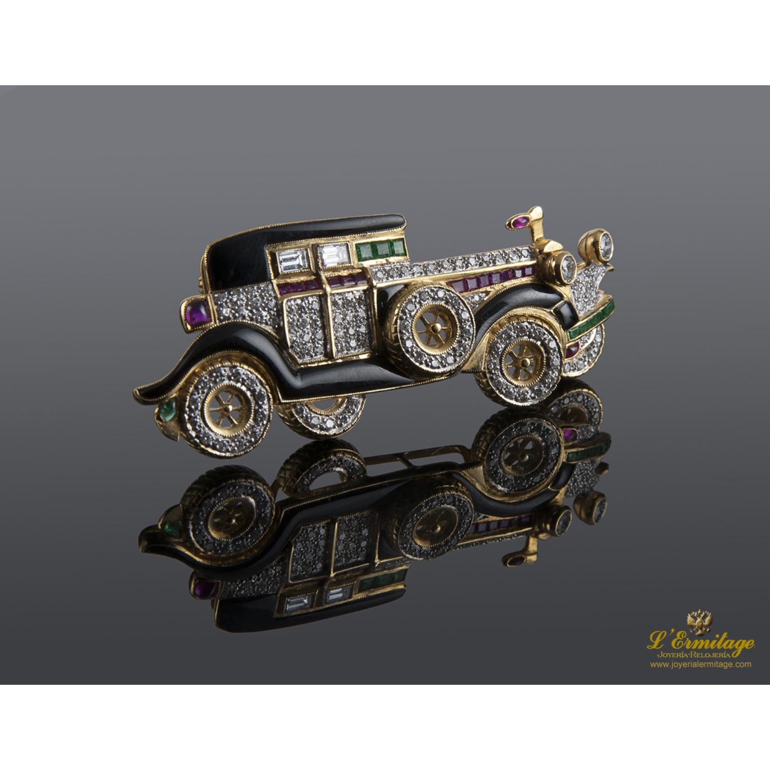 Broche-alfiler coche clasico diamantes esmeraldas y rubíes