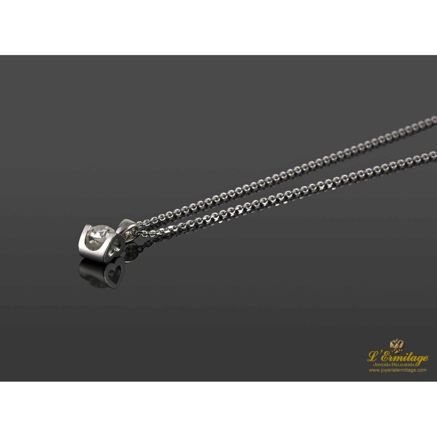 Gargantilla solitario oro blanco.  44Cm largo.