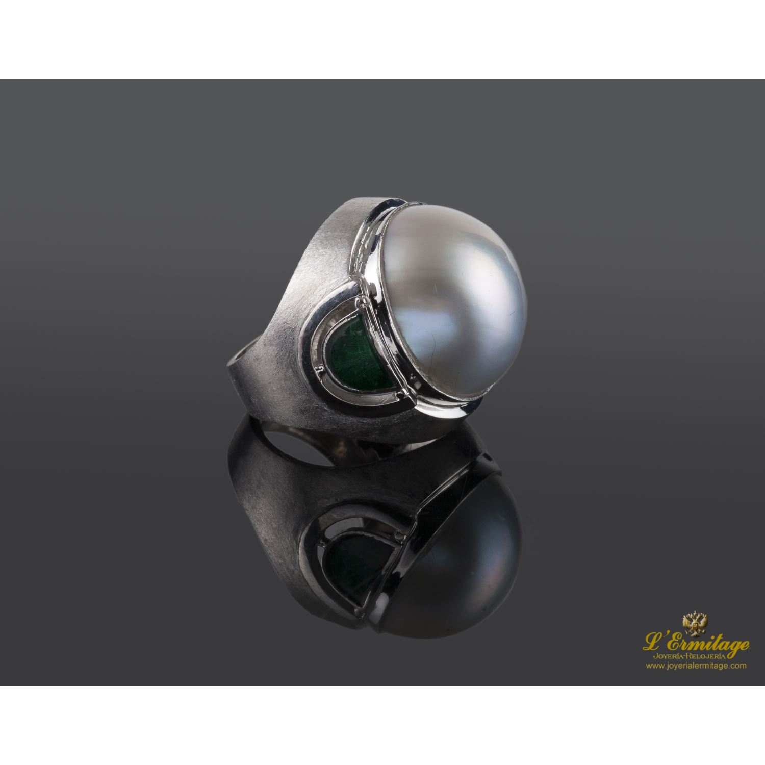 Sortija oro blanco media perla 