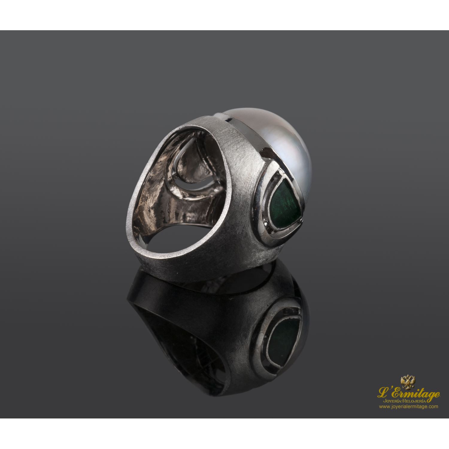 Sortija oro blanco media perla 