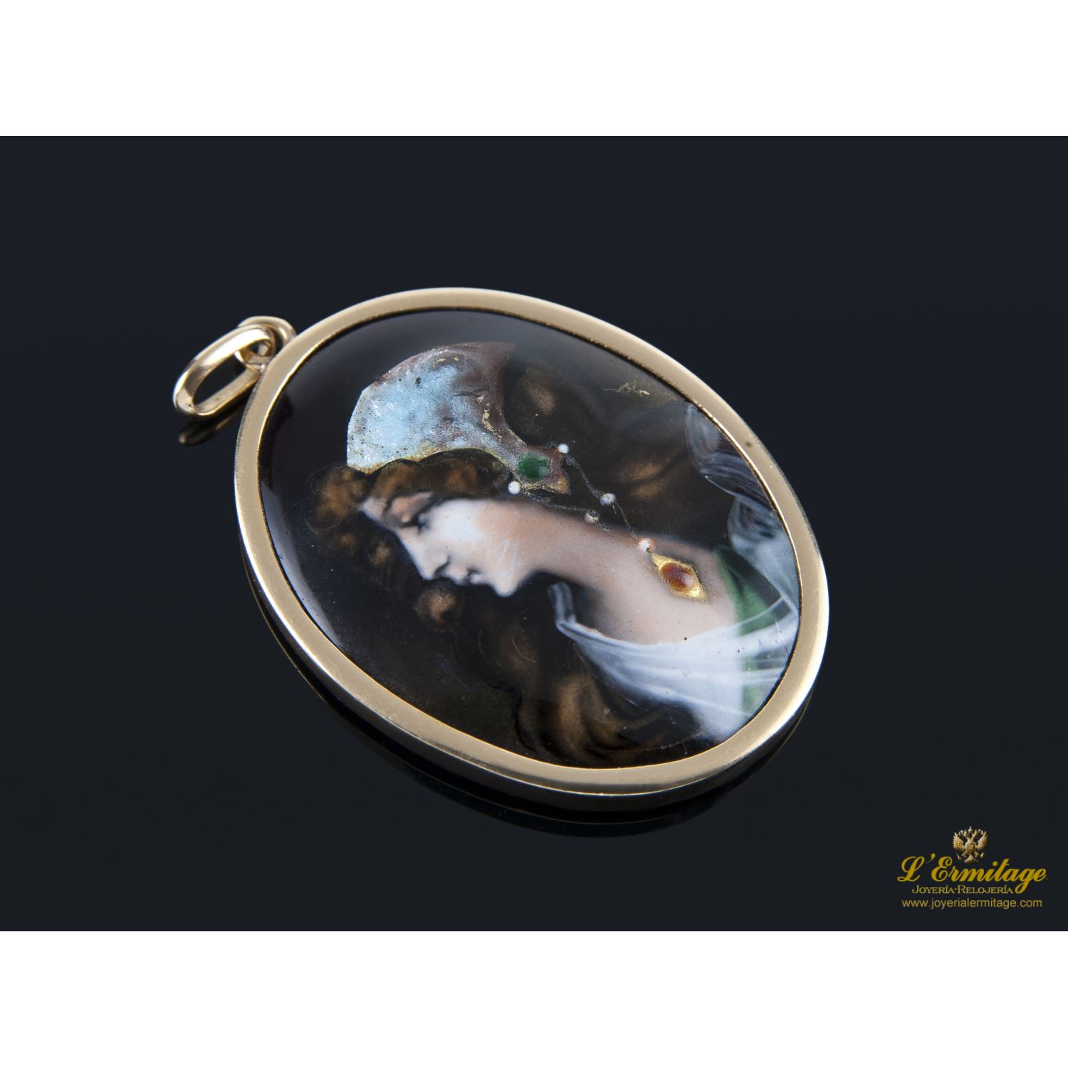 Camafeo oro amarillo y esmalte