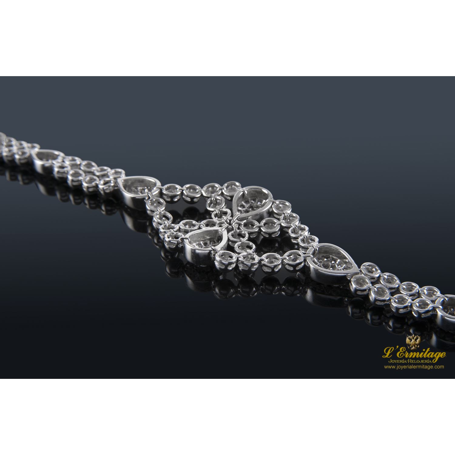 Pulsera oro blanco y diamantes.