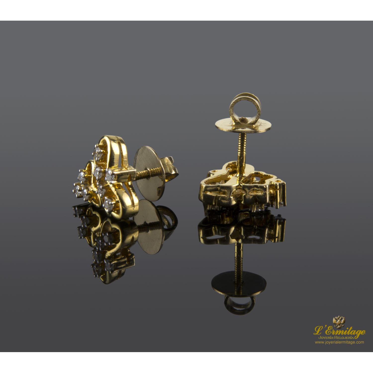 Pendientes en oro amarillo con brillantes.