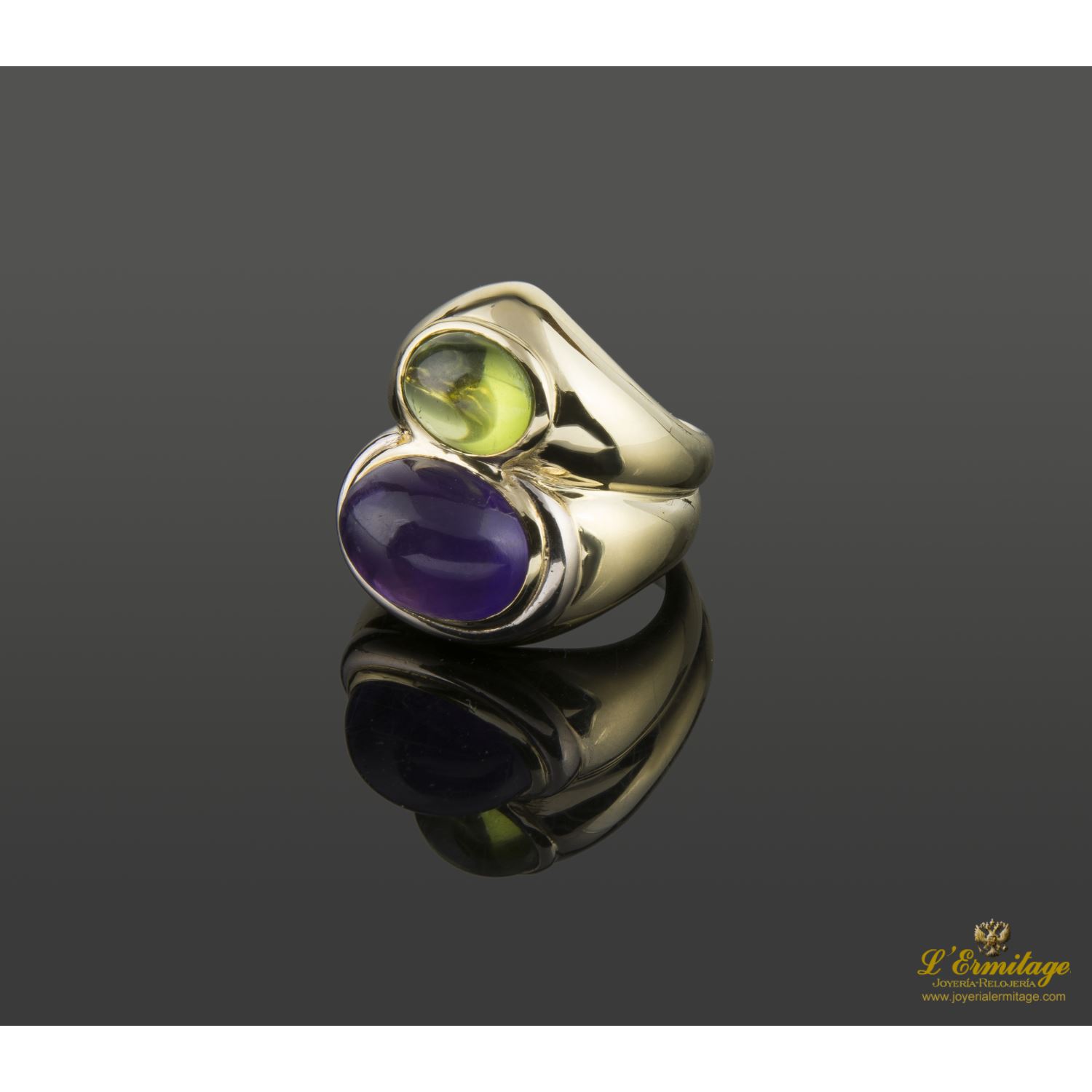Anillo oro amarillo cabuchones amatista y olivino