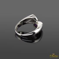 Sortija oro blanco diamantes y rubíes