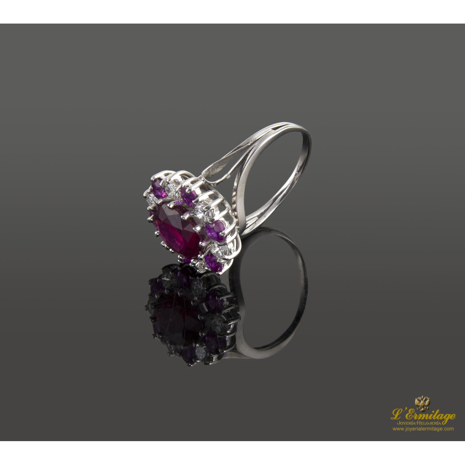 Sortija oro blanco rubíes y diamantes