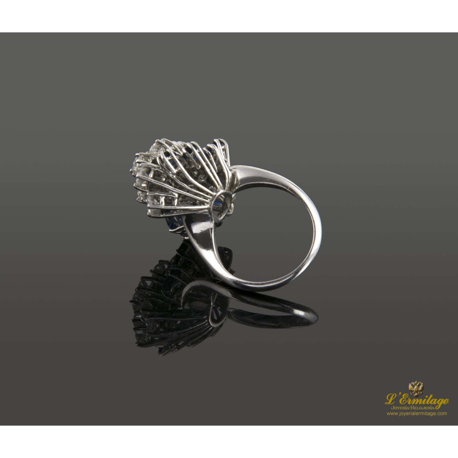 Sortija oro blanco zafiros y diamantes