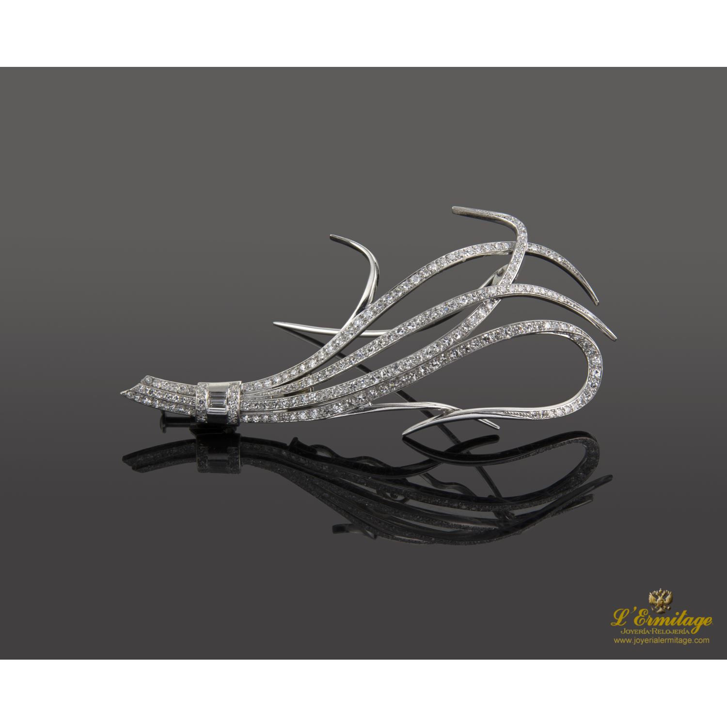 Broche-alfiler oro blanco y diamantes.