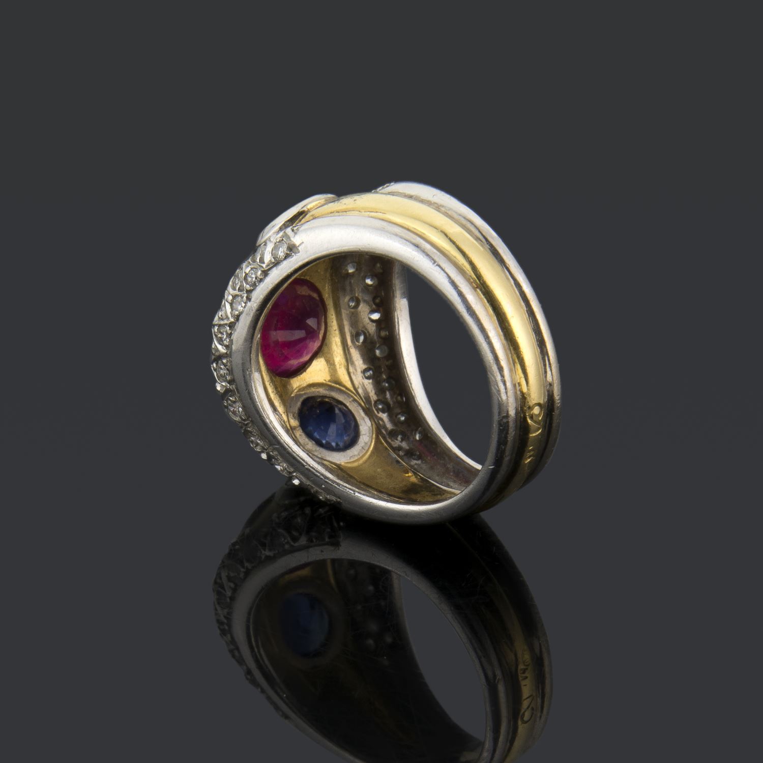Sortija oro amarillo oro blanco rubí zafiros y diamantes