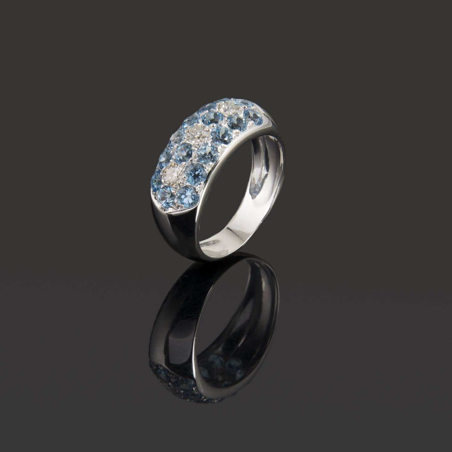 Sortija oro blanco aguamarinas y diamantes