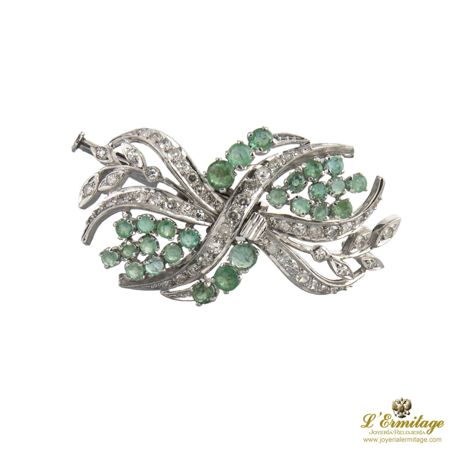 Broche-alfiler oro blanco esmeraldas y diamantes