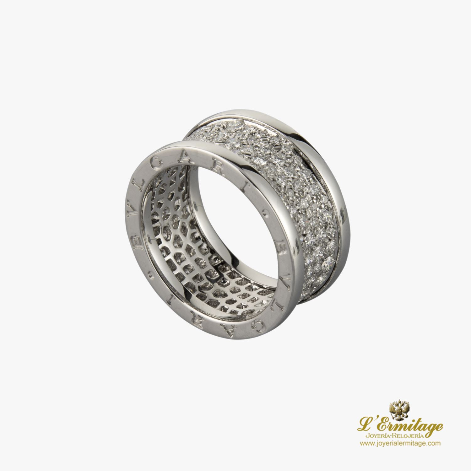 Anillo b.Zero1 en oro blanco de 18 qt con pavé de diamantes en la espiral. Talla nº: 59 