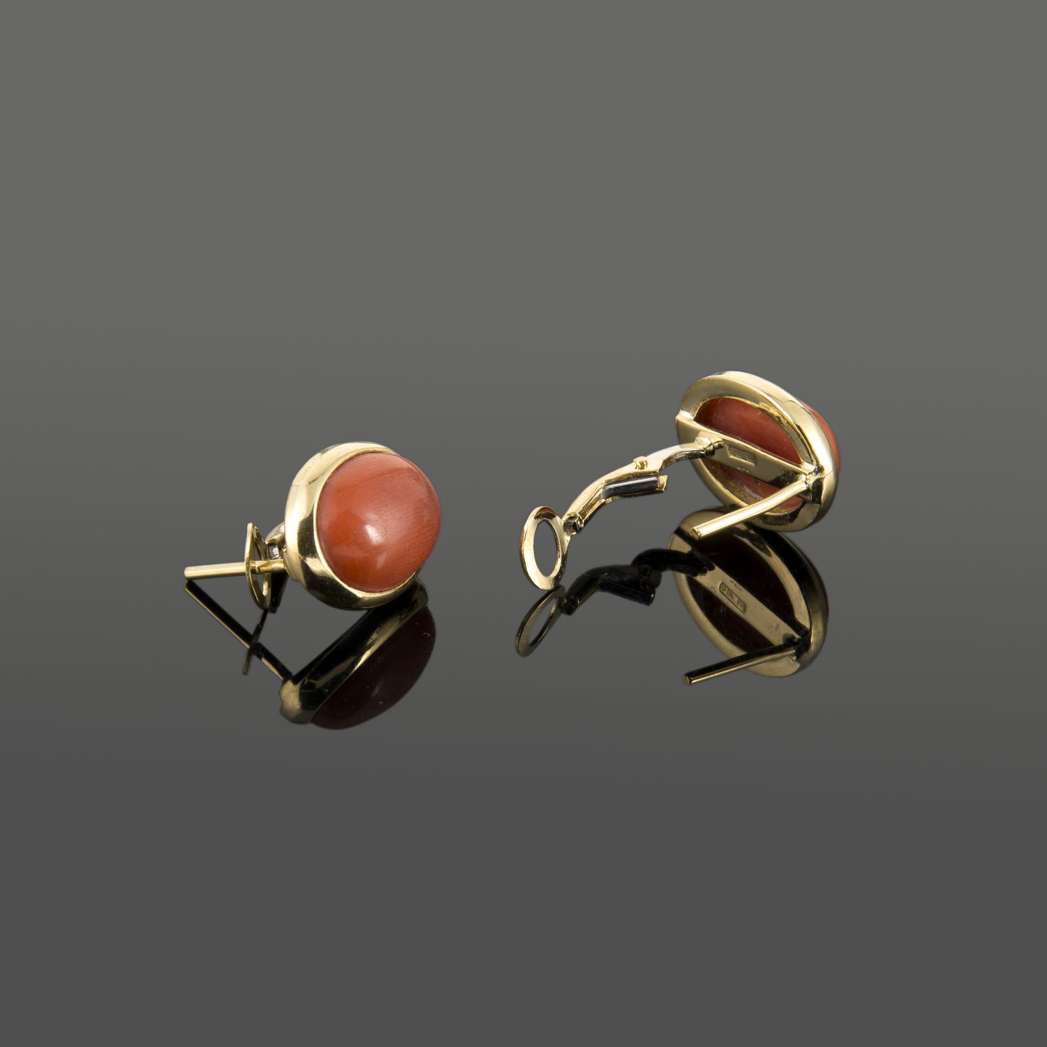 Pendientes oro amarillo y coral