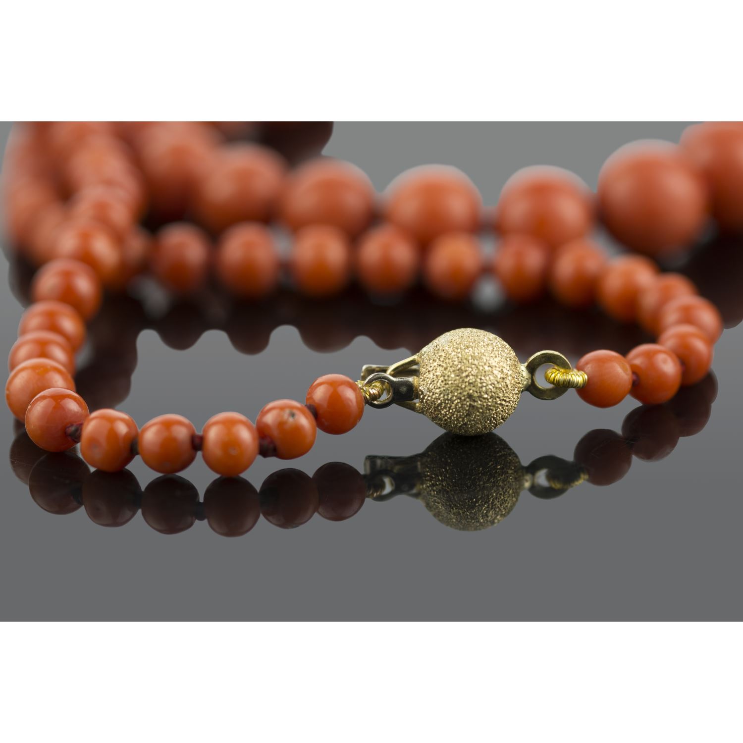 Collar coral degrade. 55Cm largo.