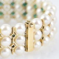Pulsera antigua semirrígida oro amarillo perlas y esmeraldas
