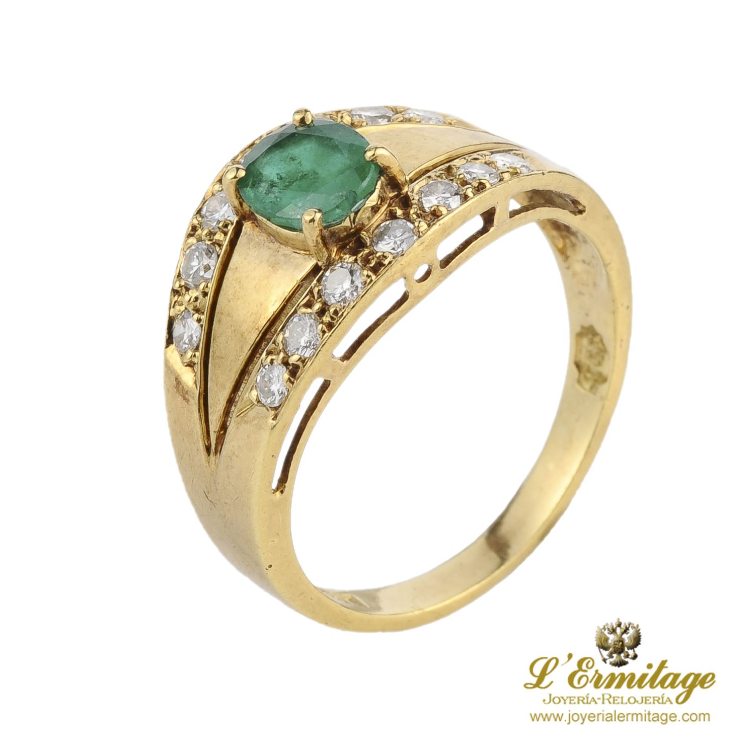Sortija oro amarillo esmeralda y diamantes.