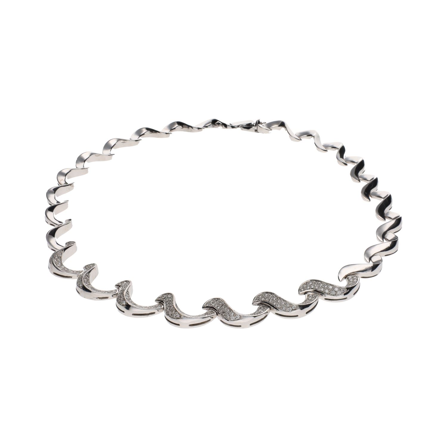 Collar en oro blanco con brillantes.