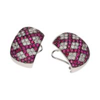 Pendientes en oro blanco con rubíes y brillantes.