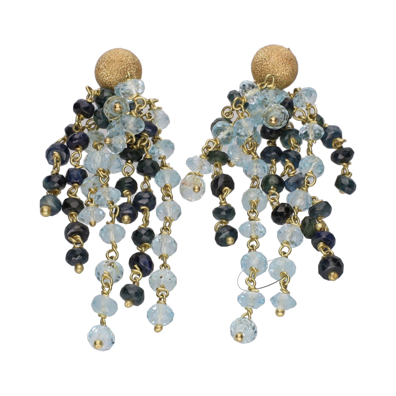 Pendientes largos en oro amarillo con bolitas de topacios y zafiros.