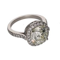 Sortija en platino con brillantes. Talla 12.