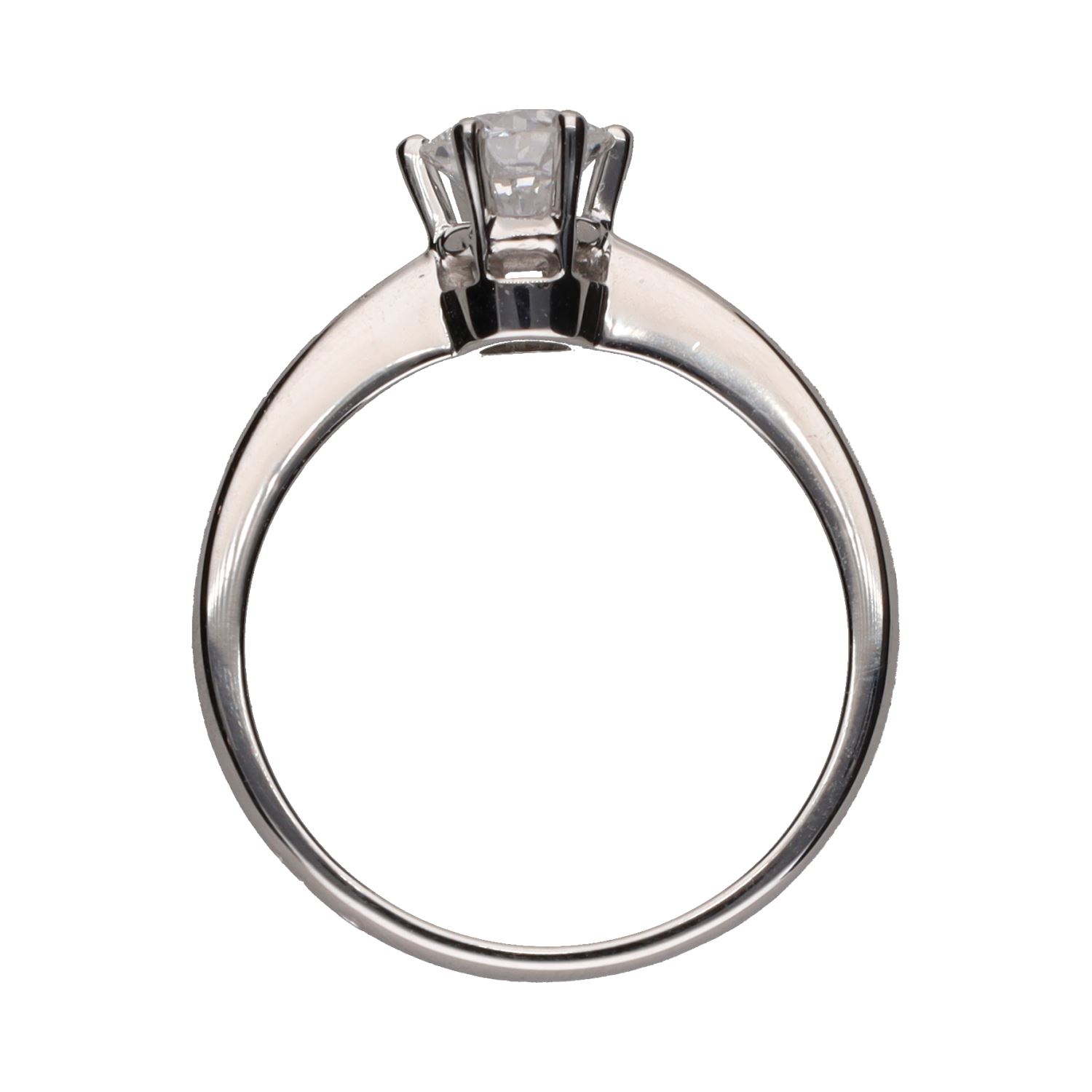 Sortija solitario en oro blanco con un brillante. Talla 14.