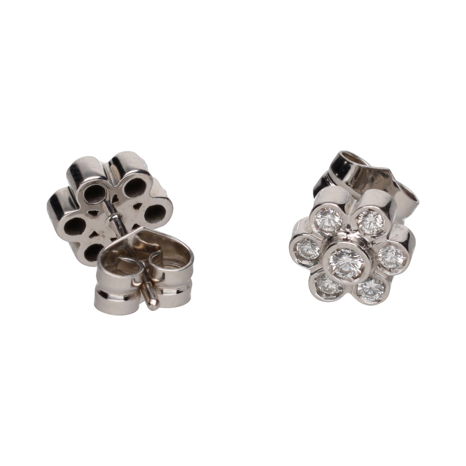 Pendientes en oro blanco con brillantes.