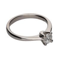 Solitario en oro blanco con un brillante. Talla 13.