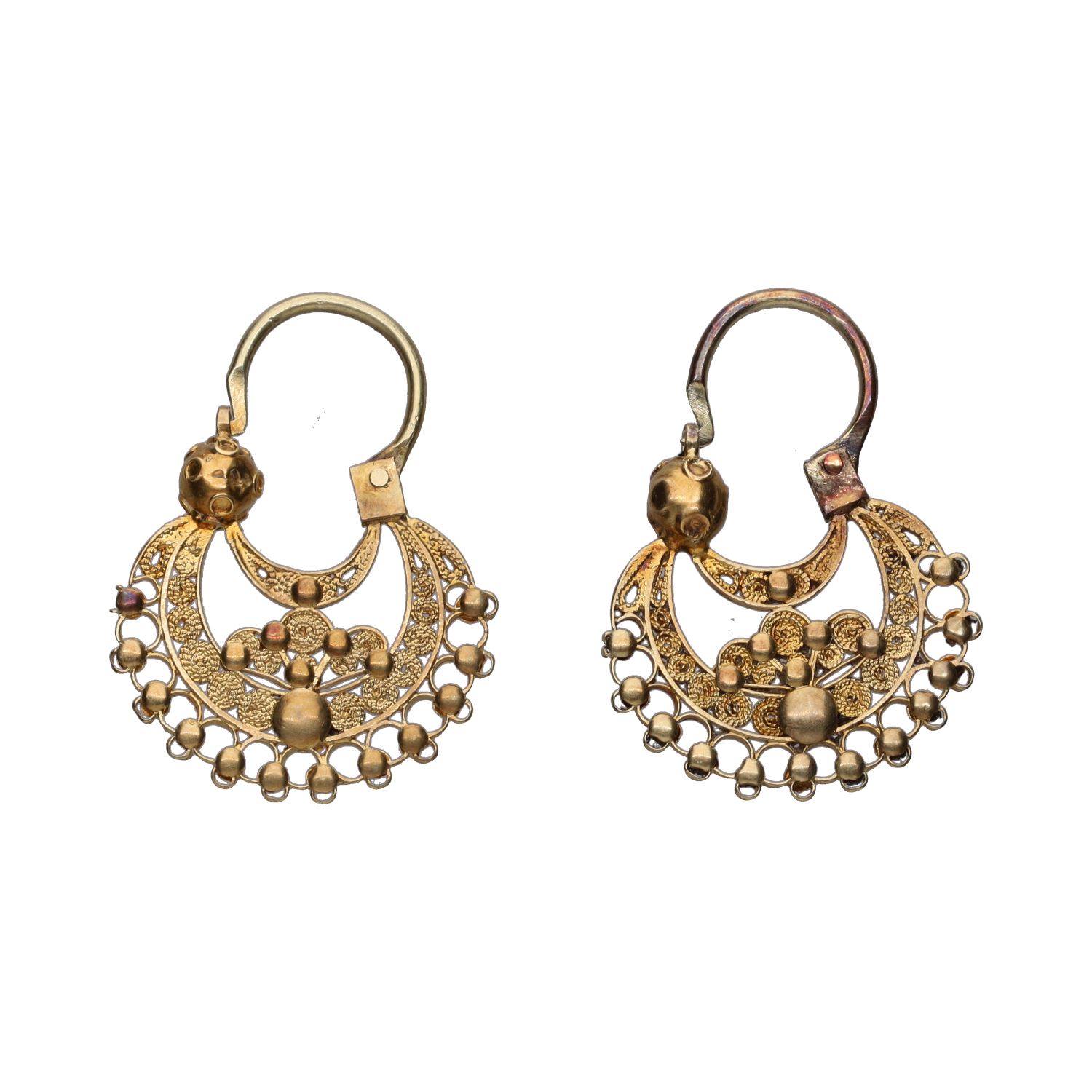Pendientes antiguos en oro amarillo.