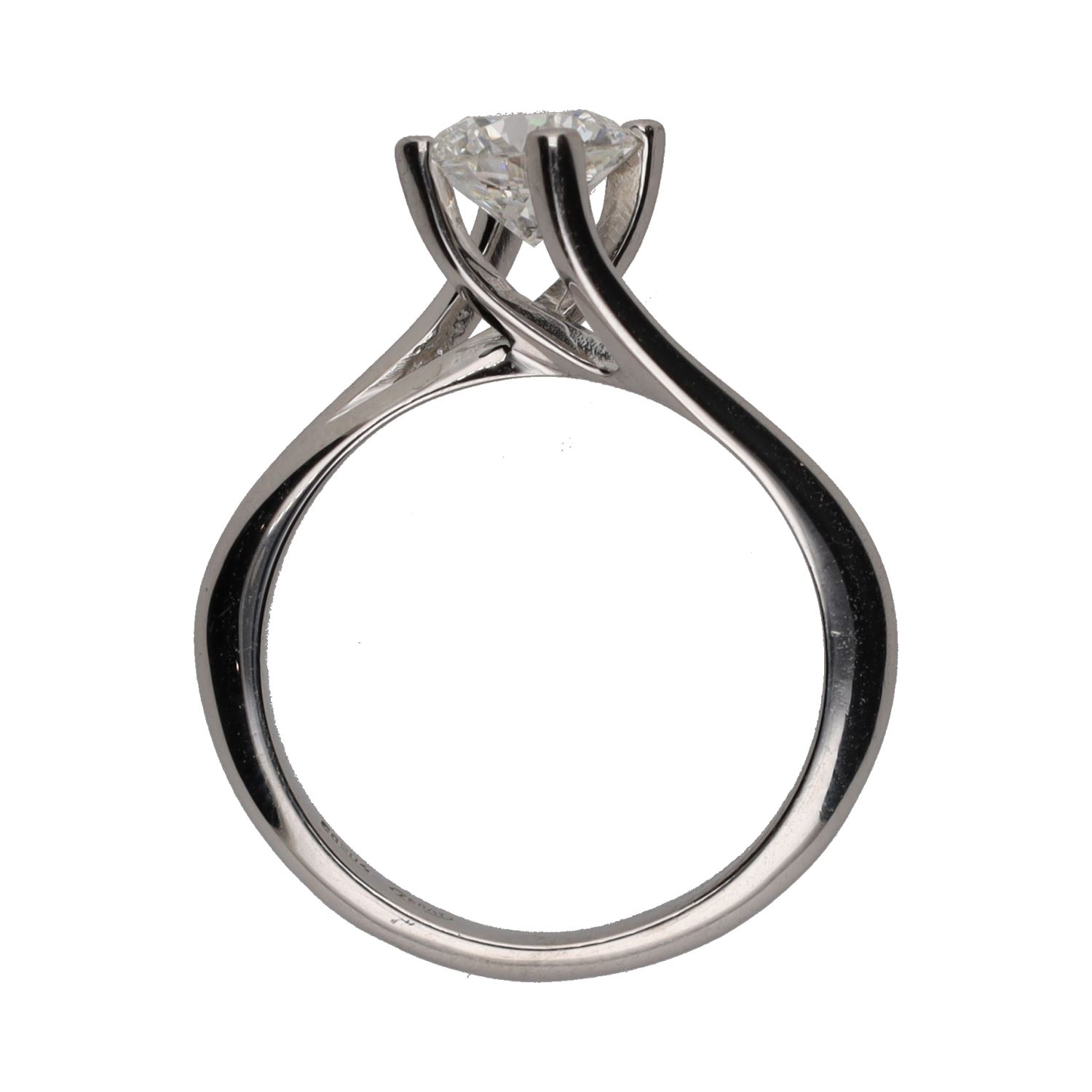 Sortija solitario en oro blanco con un brillante. Talla 13.