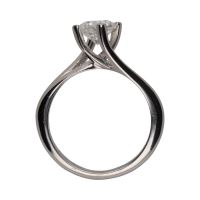 Sortija solitario en oro blanco con un brillante. Talla 13.