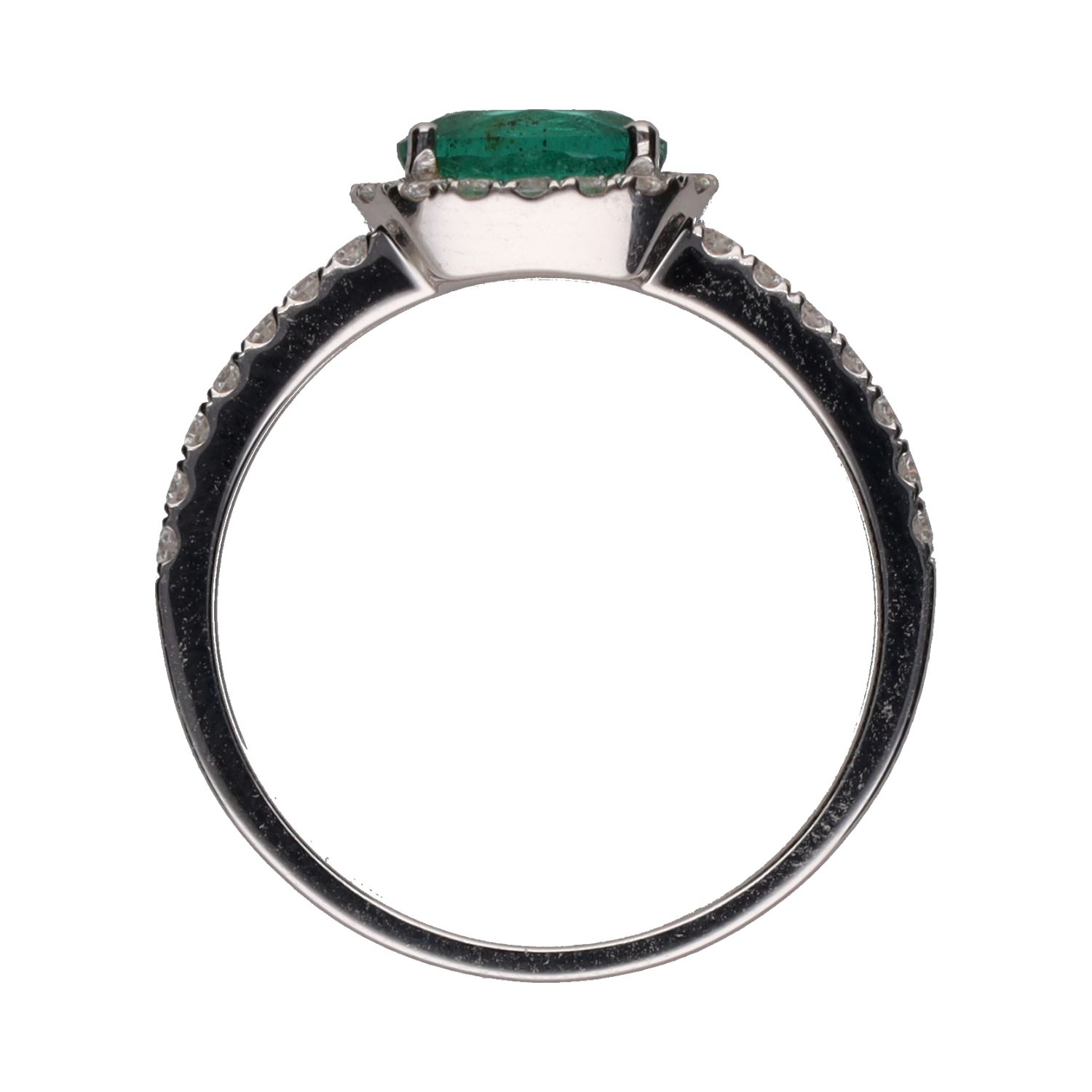 Sortija en oro blanco con esmeralda oval y brillantes. Talla 14.