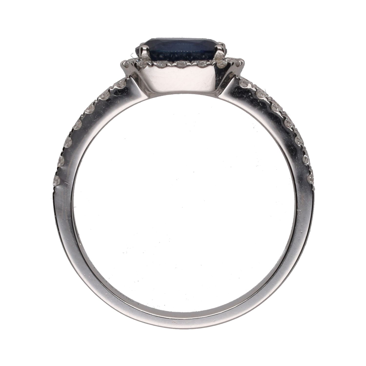 Sortija en oro blanco con un zafiro y brillantes. Talla 14.