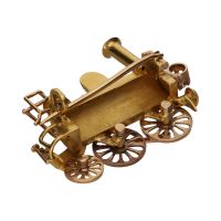 Broche  s-xix en forma de locomotora en oro amarillo con diamantes.