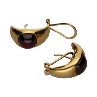 Pendientes en oro amarillo con granates.