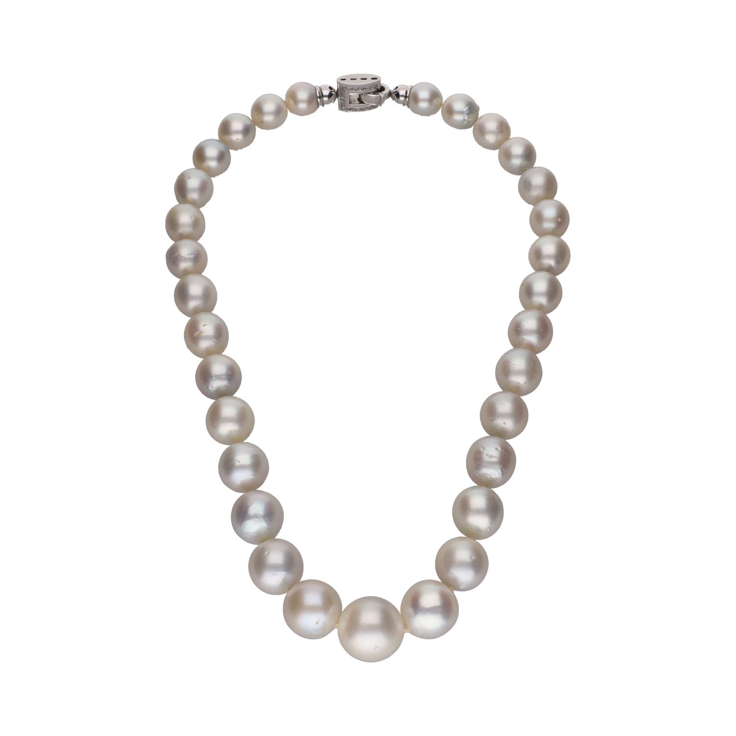 Collar de perlas australianas con cierre en oro blanco y brillantes.