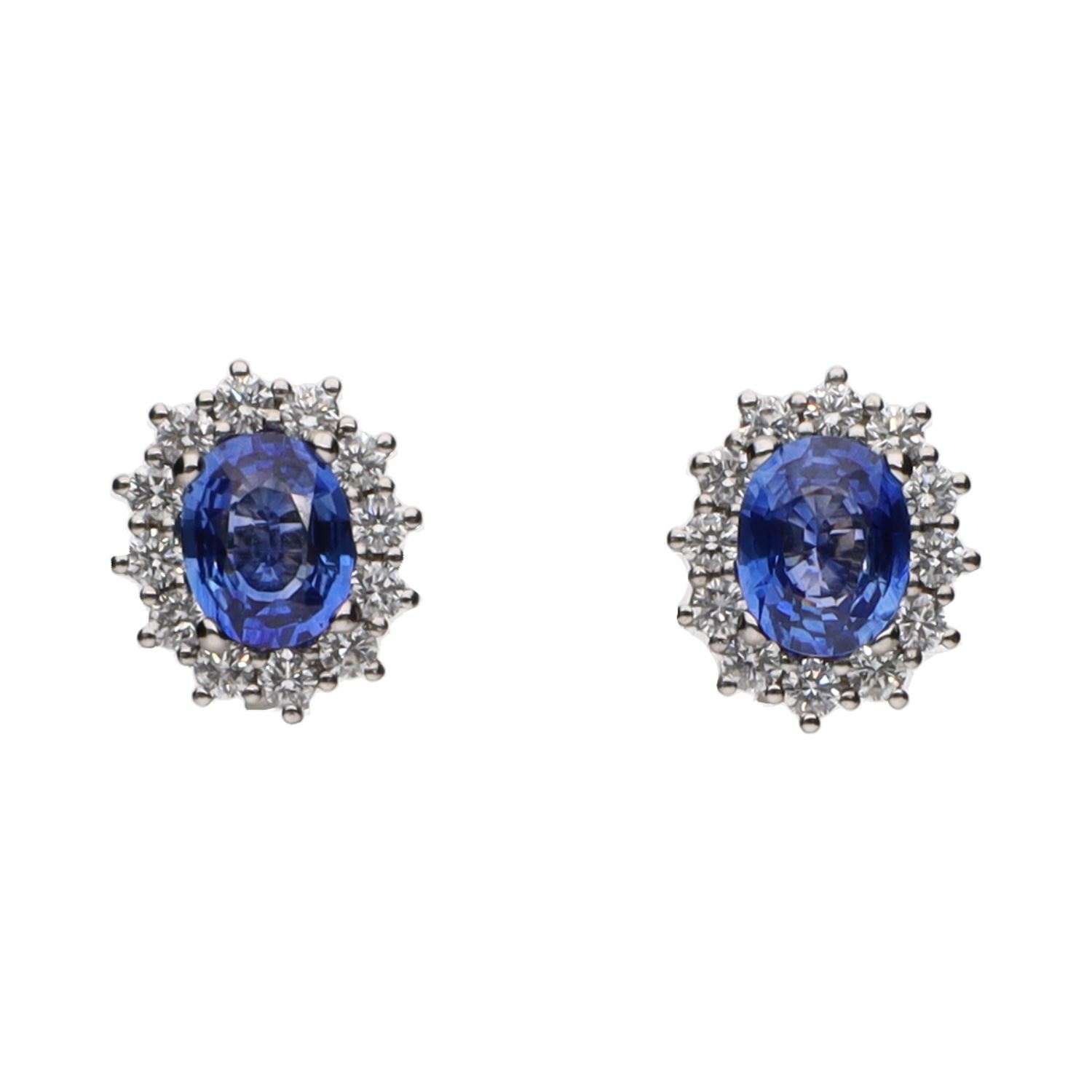 Pendientes en oro blanco con zafiros y brillantes.