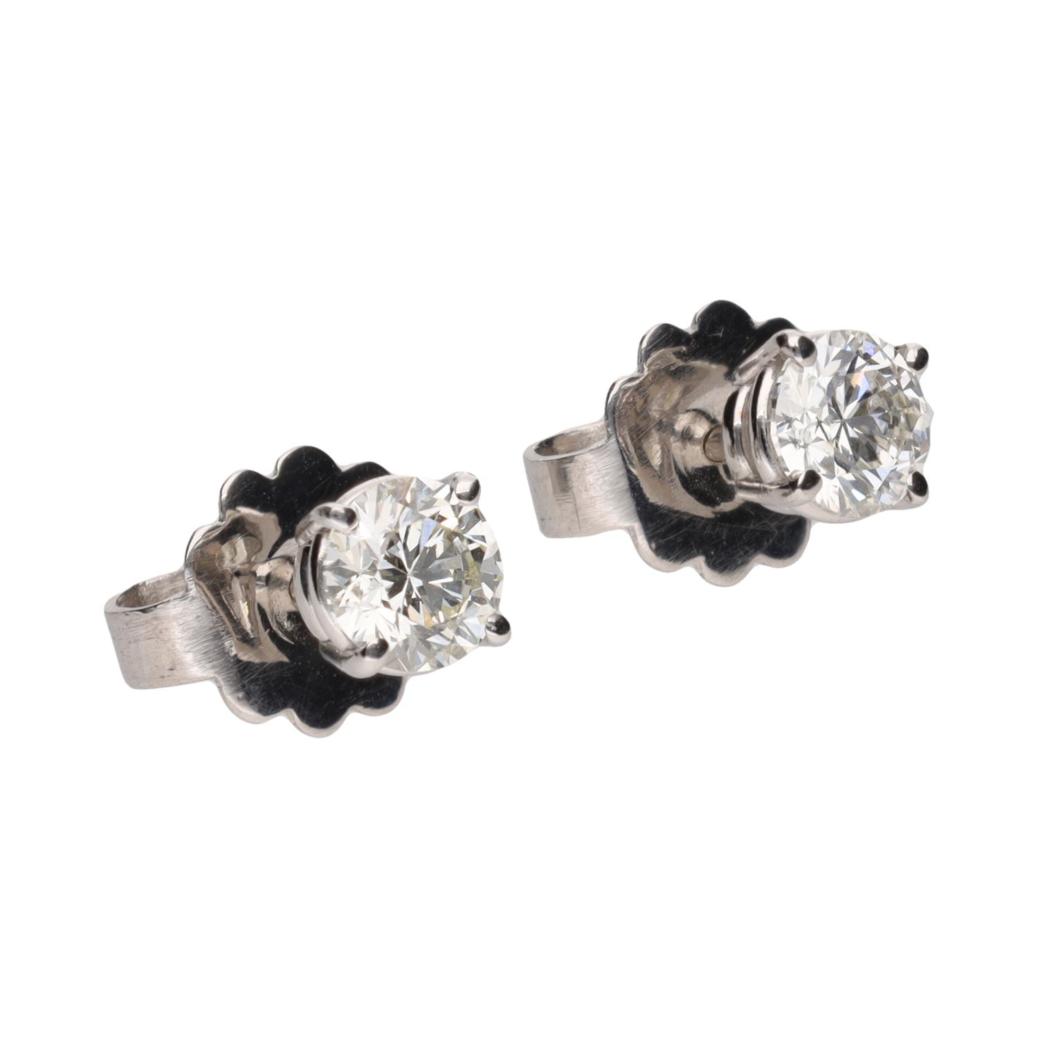 Pendientes en oro blanco con brillantes.