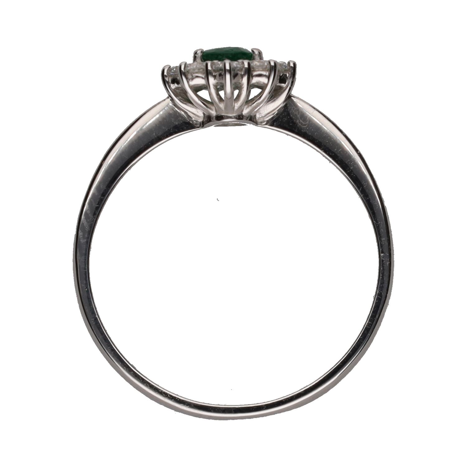 Sortija en oro blanco con esmeralda y orla de brillantes. Talla 14.